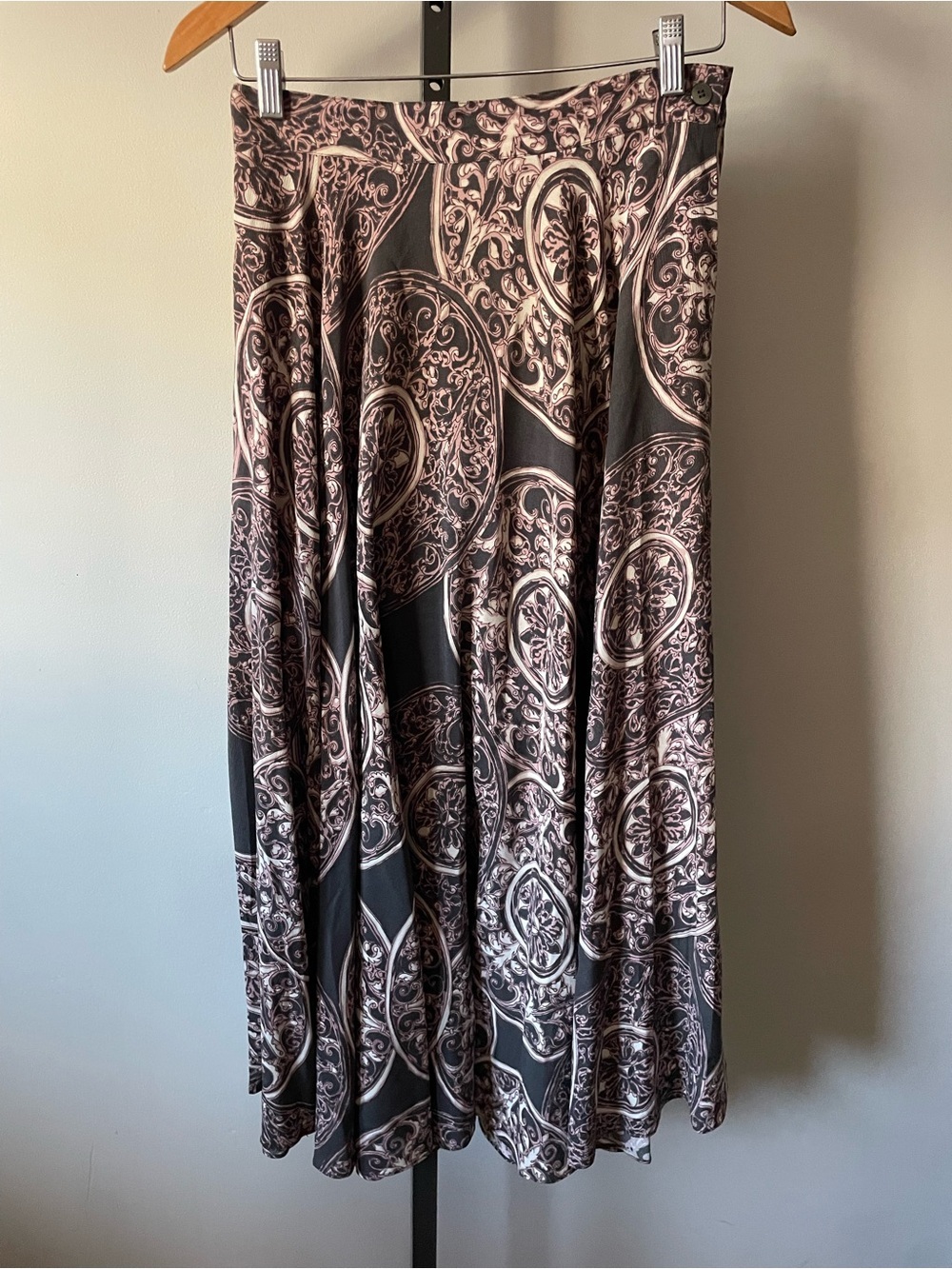 90s Vintage Jones New York Scrollwork Baroque Medallion Skirt Size 8 Medium